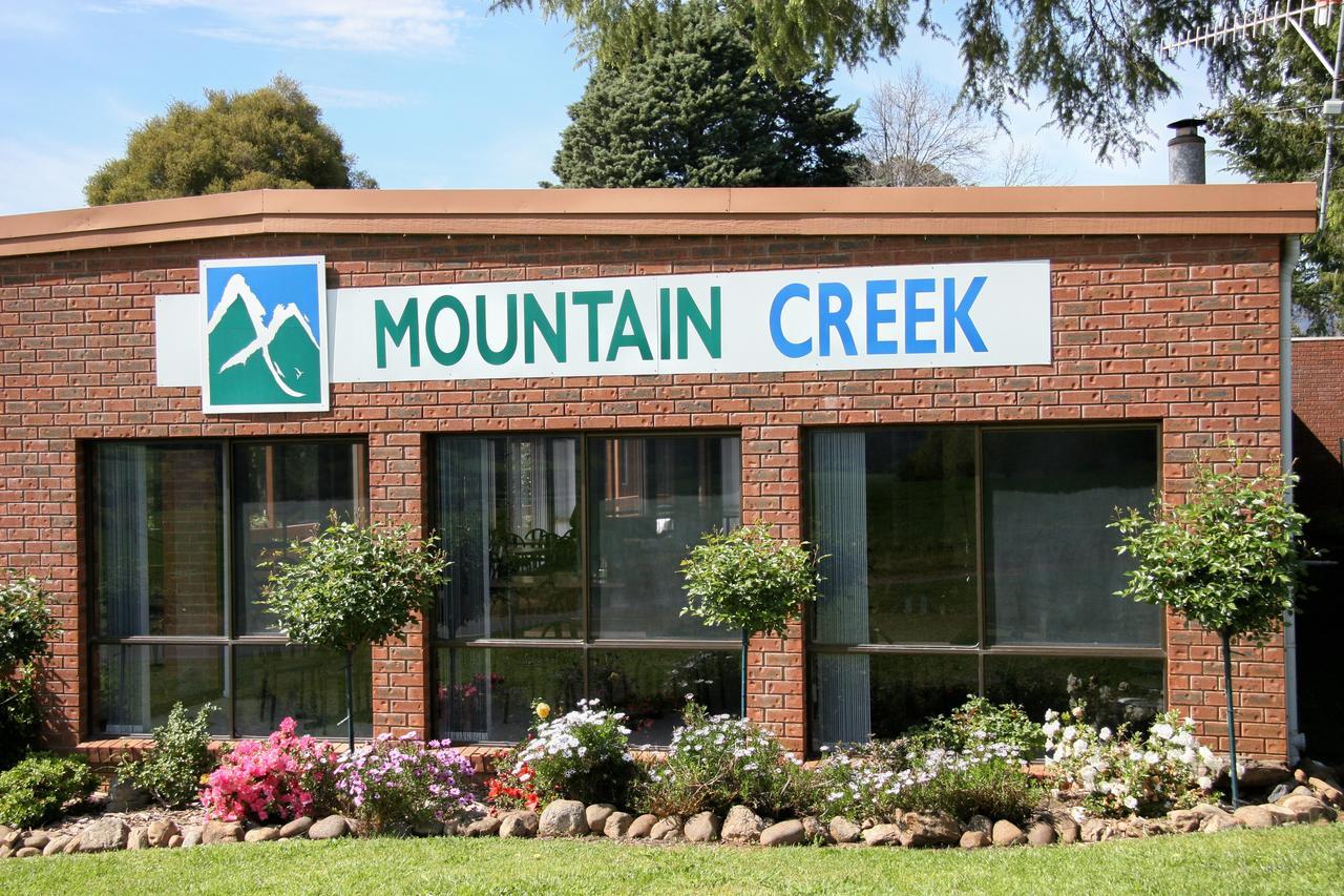 Mountain Creek Motel Bar & Restaurant Mount Beauty Exterior foto